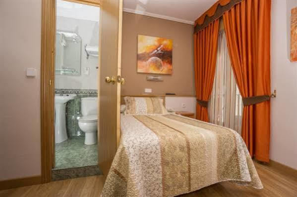 Alojamiento Jaén Madrid Esterno foto